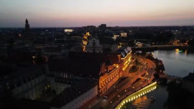 Wroclaw Polonya 'da Mimari Şehir Sokak Işıklandırma Gecesi İHA' dan gece görüşü