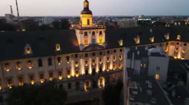 3 Eylül 2024 Wroclaw Polonya 'nın aydınlatma gecesinin mimarisi üzerine gece görüşü