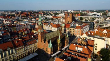 Şehre modern dilek geliştirme mimarisinin zirvesinden bak Avrupa Wroclaw Polonya