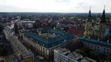 Panorama şehri mimarisi Eski Avrupa Legnica Polonya
