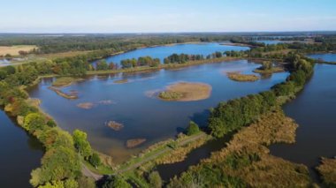 Balıkçılık göl manzaralı Nowe Grodzisko Peyzaj Parkı Polonya