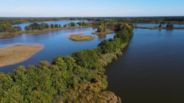 Balıkçılık göl manzaralı Nowe Grodzisko Peyzaj Parkı Polonya