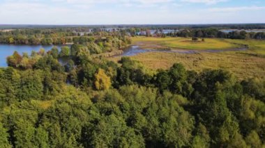 Balıkçılık göl manzaralı Nowe Grodzisko Peyzaj Parkı Polonya