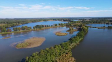 Balıkçılık göl manzaralı Nowe Grodzisko Peyzaj Parkı Polonya