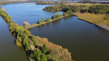Balıkçılık göl manzaralı Nowe Grodzisko Peyzaj Parkı Polonya
