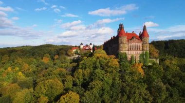 Ksiaz ya da Frstenstein - Silezya sonbahar ormanlarındaki en büyük kale.