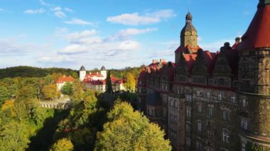 Ksiaz ya da Frstenstein - Silezya sonbahar ormanlarındaki en büyük kale.