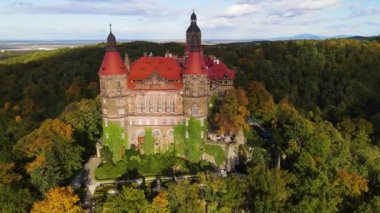 Ksiaz ya da Frstenstein - Silezya sonbahar ormanlarındaki en büyük kale.