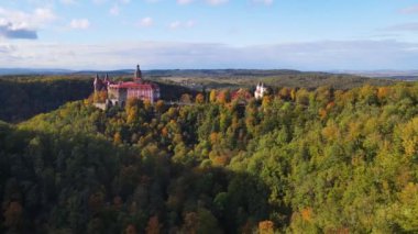 Ksiaz ya da Frstenstein - Silezya sonbahar ormanlarındaki en büyük kale.