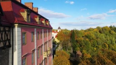 Ksiaz ya da Frstenstein - Silezya sonbahar ormanlarındaki en büyük kale.
