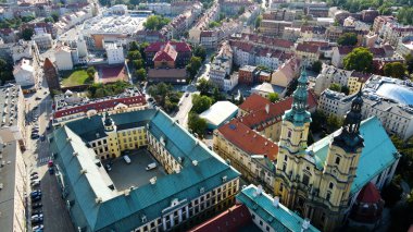 Panorama şehri mimarisi Eski Avrupa Legnica Polonya