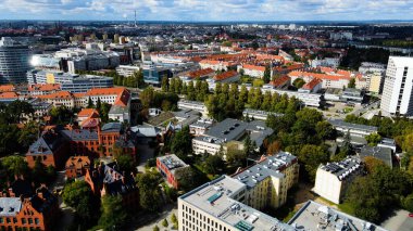 Avrupa 'nın modern kenti Wroclaw Polonya' nın insansız hava aracı görüşü