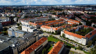 Avrupa 'nın modern kenti Wroclaw Polonya' nın insansız hava aracı görüşü