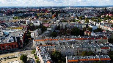 Avrupa 'nın modern kenti Wroclaw Polonya' nın insansız hava aracı görüşü