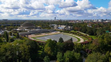 Wroclaw Polonya 'nın yukarısından Centennial Hall manzarası
