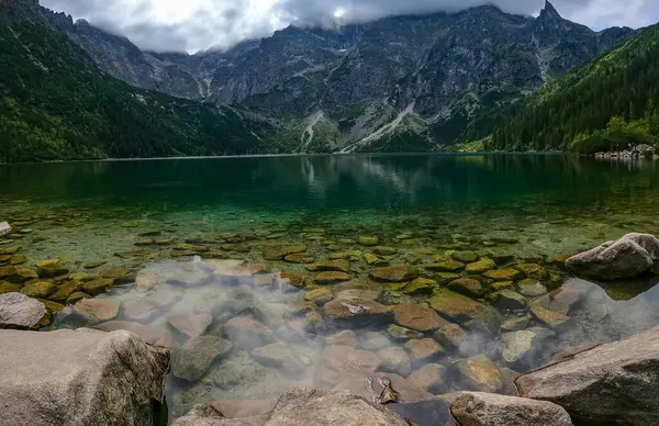 Dağ gölü zirvesi Morskie Oko Zakopane Polonya manzarası