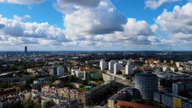 Avrupa 'nın modern kenti Wroclaw Polonya' nın insansız hava aracı görüşü