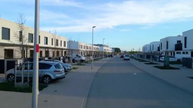 Modern alan caddelerin kent merkezidir.