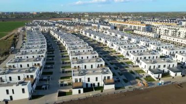 Modern alan caddeleri, şehir doğasını barındırıyor.