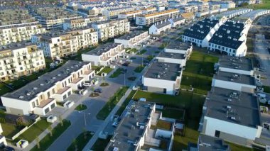 Modern alan caddeleri, şehir doğasını barındırıyor.