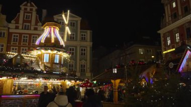 Yılbaşı pazarı 24 Aralık 2024 Wroclaw Polonya