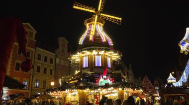 Yılbaşı pazarı 24 Aralık 2024 Wroclaw Polonya