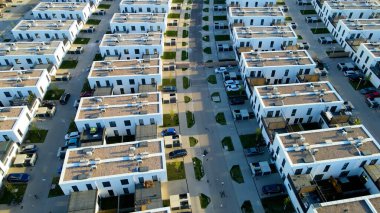 Modern alan caddeleri, şehir doğasını barındırıyor.