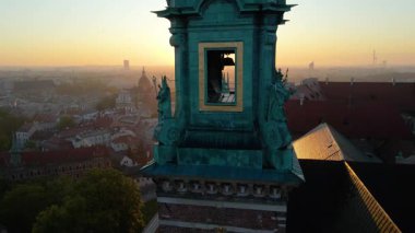 Eski Krakow Polonya üzerinde günbatımı