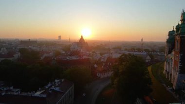 Eski Krakow Polonya üzerinde günbatımı