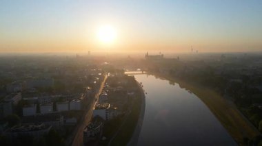 Eski Krakow Polonya üzerinde günbatımı