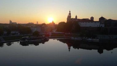 Eski Krakow Polonya üzerinde günbatımı