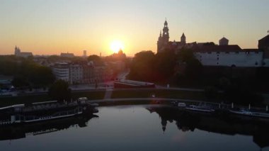 Eski Krakow Polonya üzerinde günbatımı