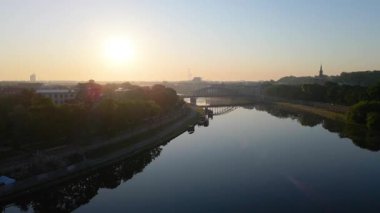 Eski Krakow Polonya üzerinde günbatımı