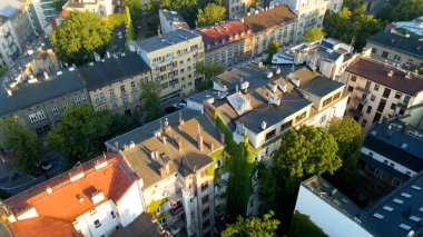 Avrupa kenti turizmine insansız hava aracı bakışı eski Krakow Polonya