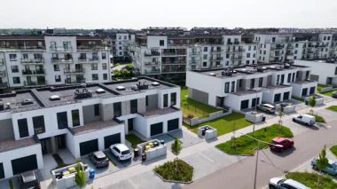 Şehir sokağı Yeni modern bölge mimari konut inşaatı Wroclaw Polonya