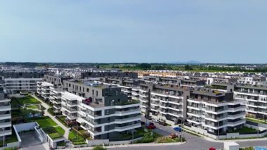 Şehir sokağı Yeni modern bölge mimari konut inşaatı Wroclaw Polonya