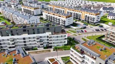 Şehir sokağı Yeni modern bölge mimari konut inşaatı Wroclaw Polonya