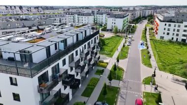 Şehir sokağı Yeni modern bölge mimari konut inşaatı Wroclaw Polonya