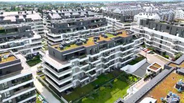 Şehir sokağı Yeni modern bölge mimari konut inşaatı Wroclaw Polonya