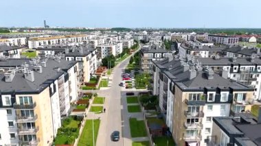 Şehir sokağı Yeni modern bölge mimari konut inşaatı Wroclaw Polonya