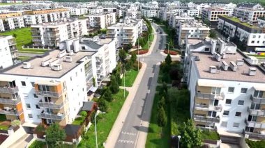 Şehir sokağı Yeni modern bölge mimari konut inşaatı Wroclaw Polonya