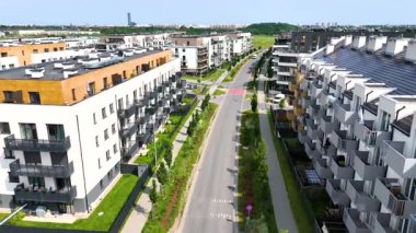 Şehir sokağı Yeni modern bölge mimari konut inşaatı Wroclaw Polonya