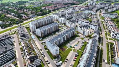 Şehir sokağı Yeni modern bölge mimari konut inşaatı Wroclaw Polonya