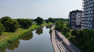 Şehir sokağı Yeni modern bölge mimari konut inşaatı Wroclaw Polonya