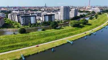 Şehir sokağı Yeni modern bölge mimari konut inşaatı Wroclaw Polonya