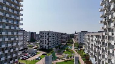 Şehir sokağı Yeni modern bölge mimari konut inşaatı Wroclaw Polonya