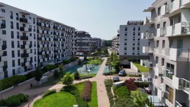 Şehir sokağı Yeni modern bölge mimari konut inşaatı Wroclaw Polonya