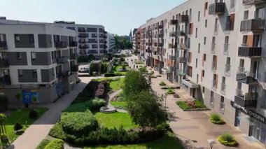 Şehir Caddesi Yeni Modern Mimari Konut İnşaatı 17 Haziran 2025 Wroclaw Polonya