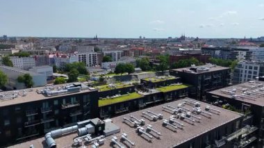 Şehir merkezi insansız hava aracı manzaralı Wroclaw Polonya