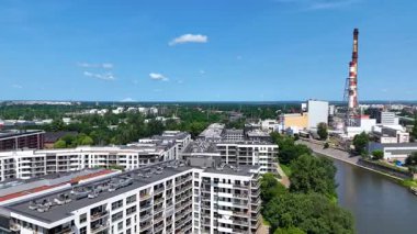 Şehir merkezi insansız hava aracı manzaralı Wroclaw Polonya